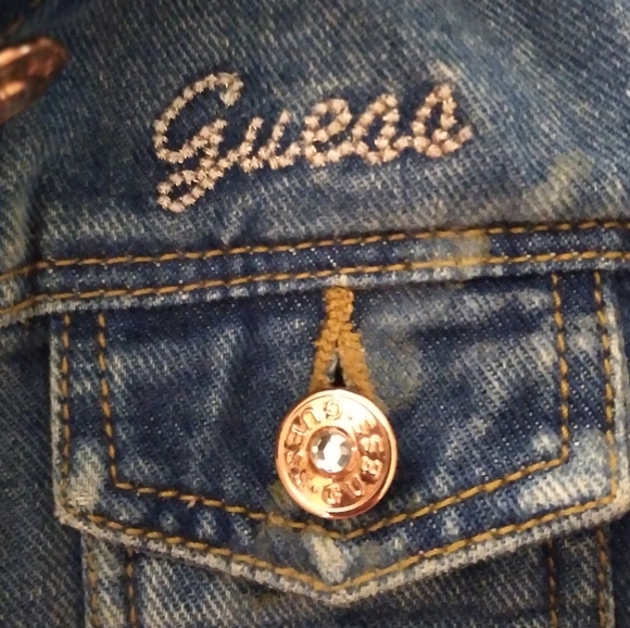 💥Like New Guess Jean Jacket - Picture 4 of 9